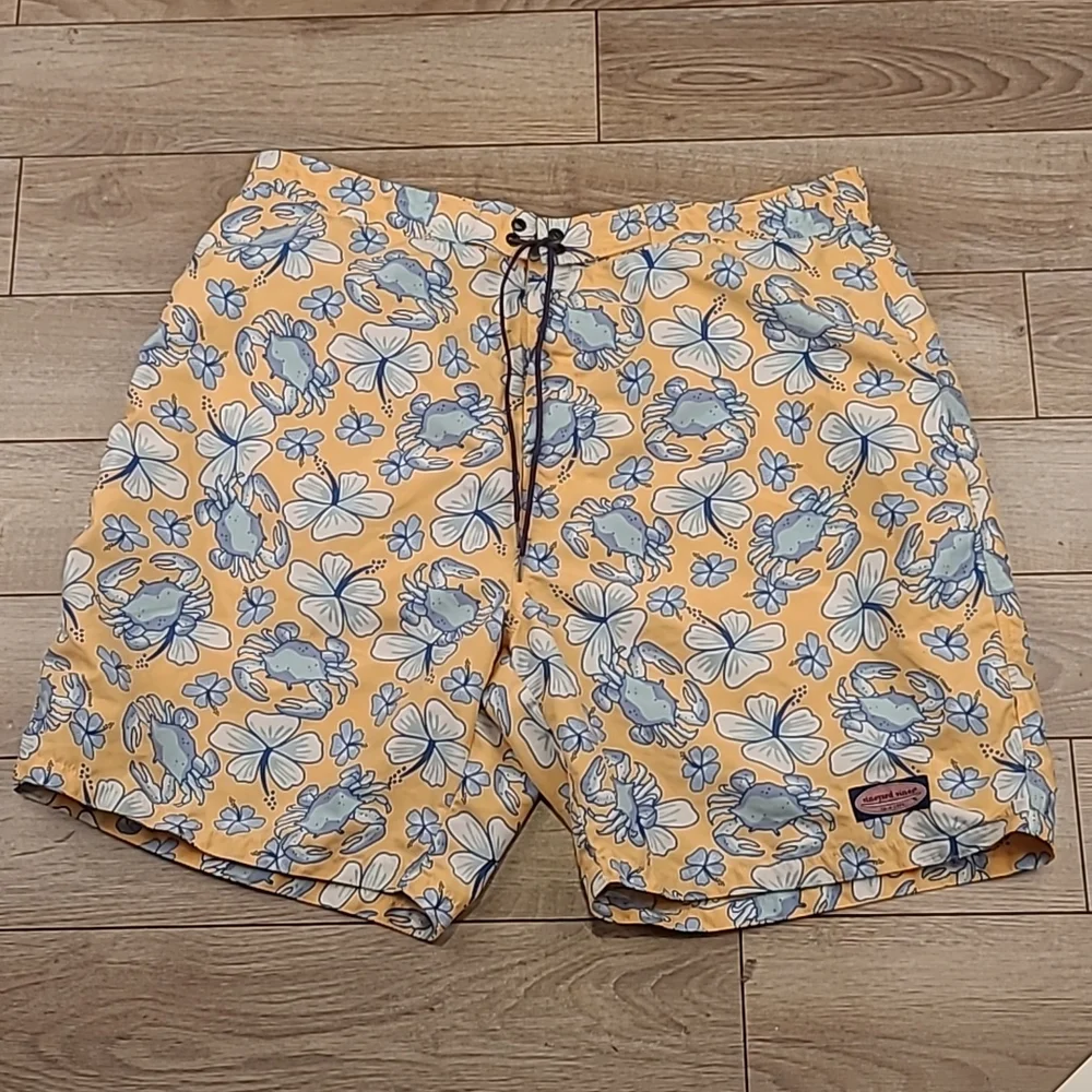 VINEYARD VINES Pastel‎ Gold Blue Crabs Floral Pattern Sz XL Swim Board Shorts